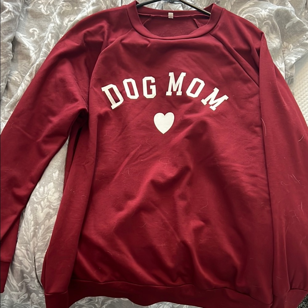Red 'Dog Mom' Sweatshirt